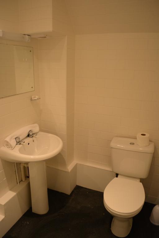 Almond House Lodge Единбург Стая снимка