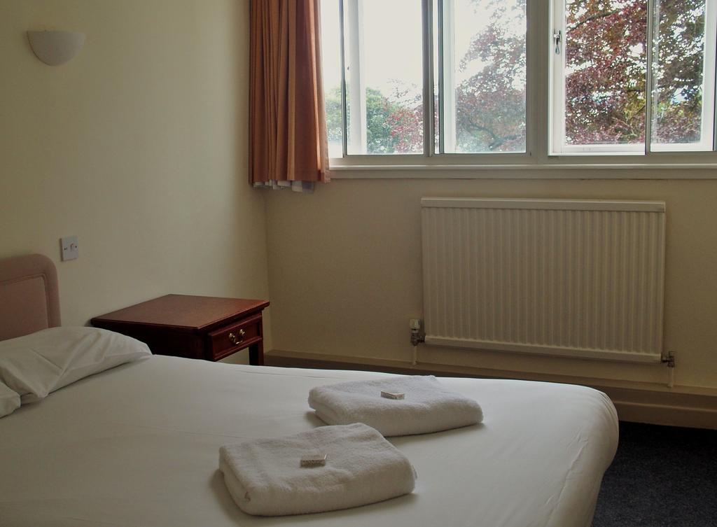 Almond House Lodge Единбург Екстериор снимка