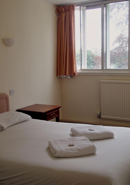 Almond House Lodge Единбург Екстериор снимка